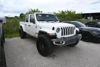 Jeep Gladiator 2023 4x4 Willys Sport 4 puertas Cabina tripulación 5.0 pies. SB