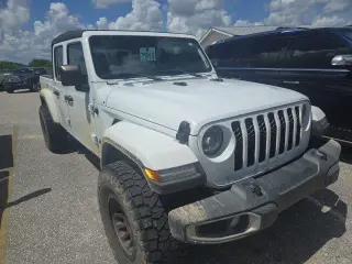 Jeep Gladiator 2023 4x4 Willys Sport 4 puertas Cabina tripulación 5.0 pies. SB