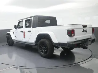 Jeep Gladiator 2021 4x4 Sport 4 puertas Crew Cab Caja corta de 5.0 pies