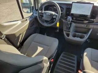 Furgoneta de pasajeros Ford Transit 2024 350 XL 3 puertas LWB de techo bajo