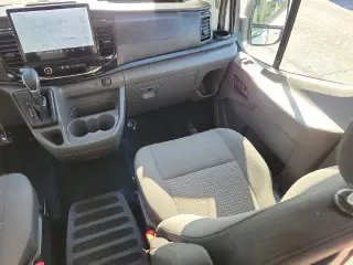 Furgoneta de pasajeros Ford Transit 2024 350 XL 3 puertas LWB de techo bajo