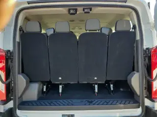 Furgoneta de pasajeros Ford Transit 2024 350 XL 3 puertas LWB de techo bajo