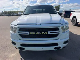 Ram 1500 2020 4x4 Big Horn 4 puertas Crew Cab batea corta de 5.6 pies