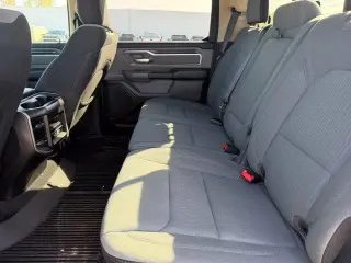 Ram 1500 2020 4x4 Big Horn 4 puertas Crew Cab batea corta de 5.6 pies