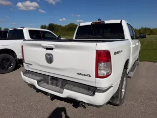 Ram 1500 2020 4x4 Big Horn 4 puertas Crew Cab batea corta de 5.6 pies