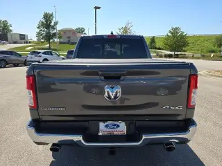 Ram 1500 2022 4x4 Big Horn 4 puertas Cabina de Tripulación 5.6 pies. SB Pickup