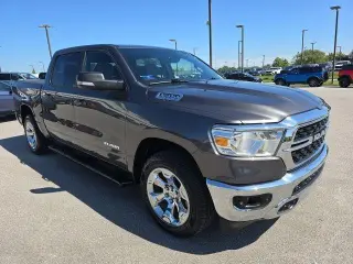 Ram 1500 2022 4x4 Big Horn 4 puertas Cabina de Tripulación 5.6 pies. SB Pickup