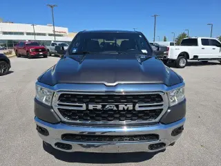 Ram 1500 2022 4x4 Big Horn 4 puertas Cabina de Tripulación 5.6 pies. SB Pickup