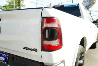 Ram 1500 2021 4x4 Limited Cabina Crew 4 puertas 5.6 ft. SB Pickup