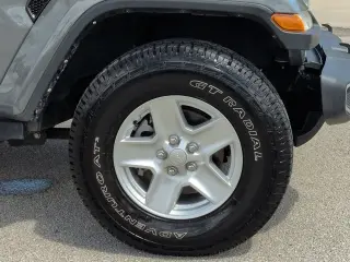 Jeep Gladiator 2022 4x4 Sport 4dr Cabina de Crew 5.0 ft. SB