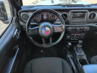 Jeep Gladiator 2022 4x4 Sport 4dr Cabina de Crew 5.0 ft. SB
