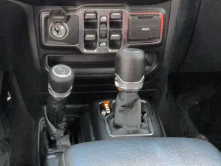 Jeep Gladiator 2022 4x4 Sport 4dr Cabina de Crew 5.0 ft. SB
