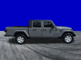 Jeep Gladiator 2022 4x4 Sport 4dr Cabina de Crew 5.0 ft. SB