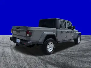 Jeep Gladiator 2022 4x4 Sport 4dr Cabina de Crew 5.0 ft. SB