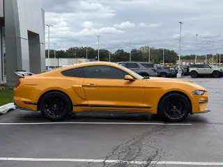 Ford Mustang 2022 GT Premium de 2 puertas tipo Fastback