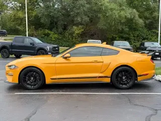 Ford Mustang 2022 GT Premium de 2 puertas tipo Fastback