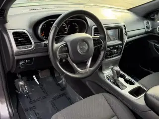 Jeep Grand Cherokee 2019 4x4 Laredo SUV de 4 puertas