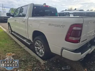 Ram 1500 2023 4x4 Laramie Cabina de Crew de 4 puertas con cama de 5.6 pies