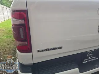 Ram 1500 2023 4x4 Laramie Cabina de Crew de 4 puertas con cama de 5.6 pies