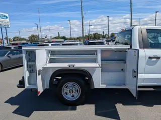 Ford F-250 Super Duty 2024 4x2 XL 2 puertas Cabina Regular Caja de 8 pies Pickup