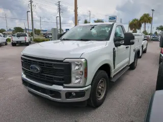 Ford F-250 Super Duty 2024 4x2 XL 2 puertas Cabina Regular Caja de 8 pies Pickup