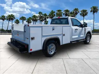 Ford F-250 Super Duty 2024 4x2 XL 2 puertas Cabina Regular Caja de 8 pies Pickup