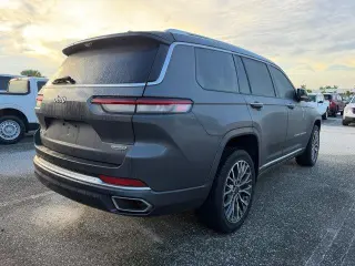 Jeep Grand Cherokee L 2022 4x4 Summit SUV de 4 puertas