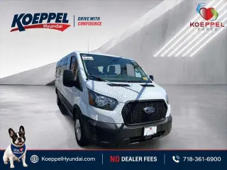 Furgoneta de pasajeros Ford Transit 2024 350 XL de 3 puertas, distancia entre ejes larga y techo bajo