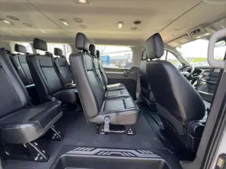 Furgoneta de pasajeros Ford Transit 2024 350 XL de 3 puertas, distancia entre ejes larga y techo bajo