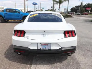 Ford Mustang 2024 EcoBoost 2 puertas Fastback