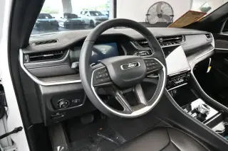 Jeep Grand Cherokee L 2025 4x4 Limited SUV de 4 puertas