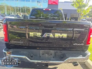 Ram 1500 2025 4x4 Big Horn Cabina Tripulación 4 puertas 5.6 ft. SB Pick-up