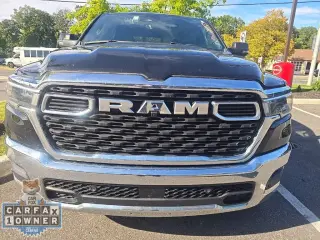 Ram 1500 2025 4x4 Big Horn Cabina Tripulación 4 puertas 5.6 ft. SB Pick-up