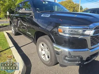Ram 1500 2025 4x4 Big Horn Cabina Tripulación 4 puertas 5.6 ft. SB Pick-up
