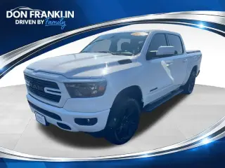 Ram 1500 2020 4x4 Big Horn 4 puertas Crew Cab batea corta de 5.6 pies