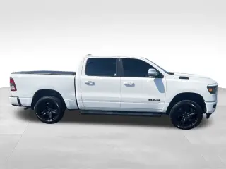 Ram 1500 2020 4x4 Big Horn 4 puertas Crew Cab batea corta de 5.6 pies