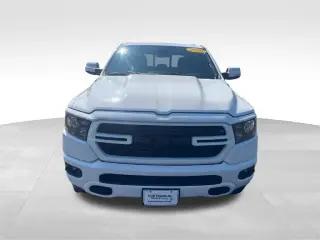 Ram 1500 2020 4x4 Big Horn 4 puertas Crew Cab batea corta de 5.6 pies