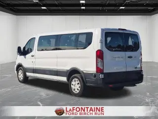 Furgoneta de pasajeros Ford Transit 2024 350 XL de 3 puertas, batalla larga y techo bajo