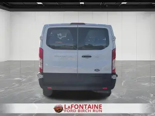 Furgoneta de pasajeros Ford Transit 2024 350 XL de 3 puertas, batalla larga y techo bajo