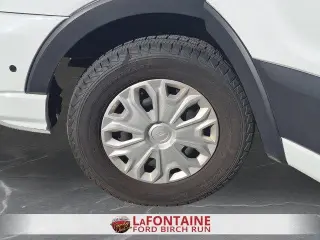 Furgoneta de pasajeros Ford Transit 2024 350 XL de 3 puertas, batalla larga y techo bajo