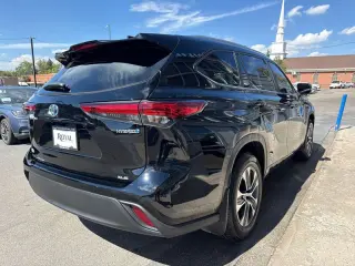 2023 Toyota Highlander Hybrid XLE