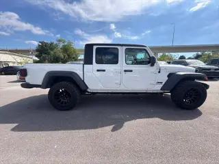 Jeep Gladiator 2023 4x4 Sport 4 puertas Crew Cab 5.0 pies SB