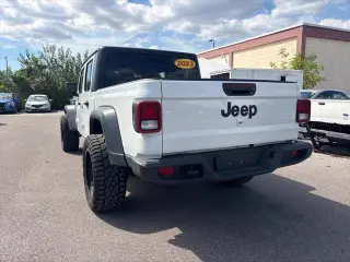 Jeep Gladiator 2023 4x4 Sport 4 puertas Crew Cab 5.0 pies SB