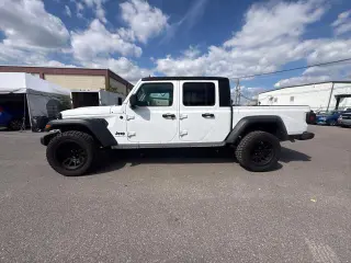 Jeep Gladiator 2023 4x4 Sport 4 puertas Crew Cab 5.0 pies SB