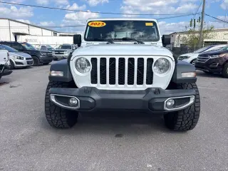 Jeep Gladiator 2023 4x4 Sport 4 puertas Crew Cab 5.0 pies SB