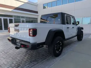 Jeep Gladiator 2026 4x4 Rubicon 4 puertas Doble Cabina 5.0 pies Caja Corta