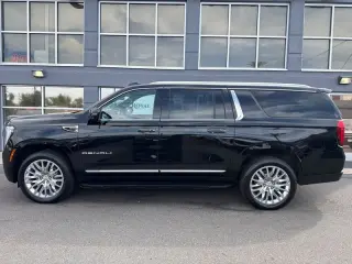 2025 GMC Yukon XL 4WD Denali