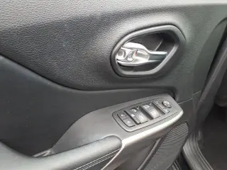 Jeep Cherokee 2021 4x4 Latitude Lux SUV 4 puertas