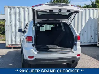 Jeep Grand Cherokee 2018 4x2 Laredo SUV de 4 puertas