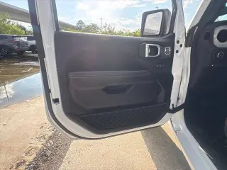Jeep Wrangler 2024 4x4 Sahara 4xe de 4 puertas